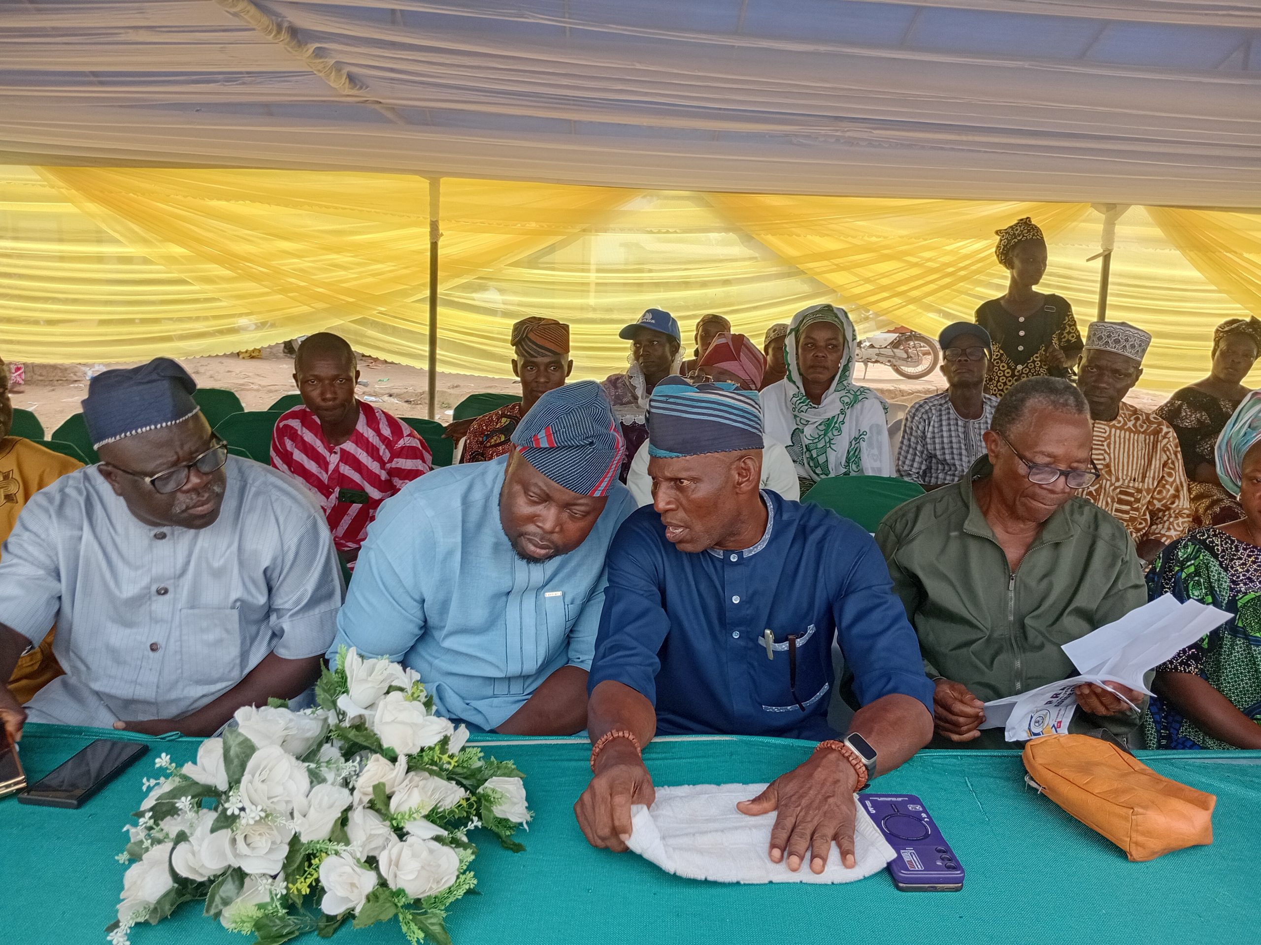 Prince Adewusi empowers over 250 Farmers, artisans in Ogun State