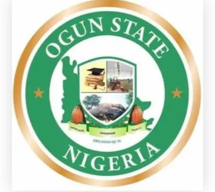 Ogun Govt Gives N50k Each To 3,050 Corps Members, Donates 500 Mattresses To NYSC Camp